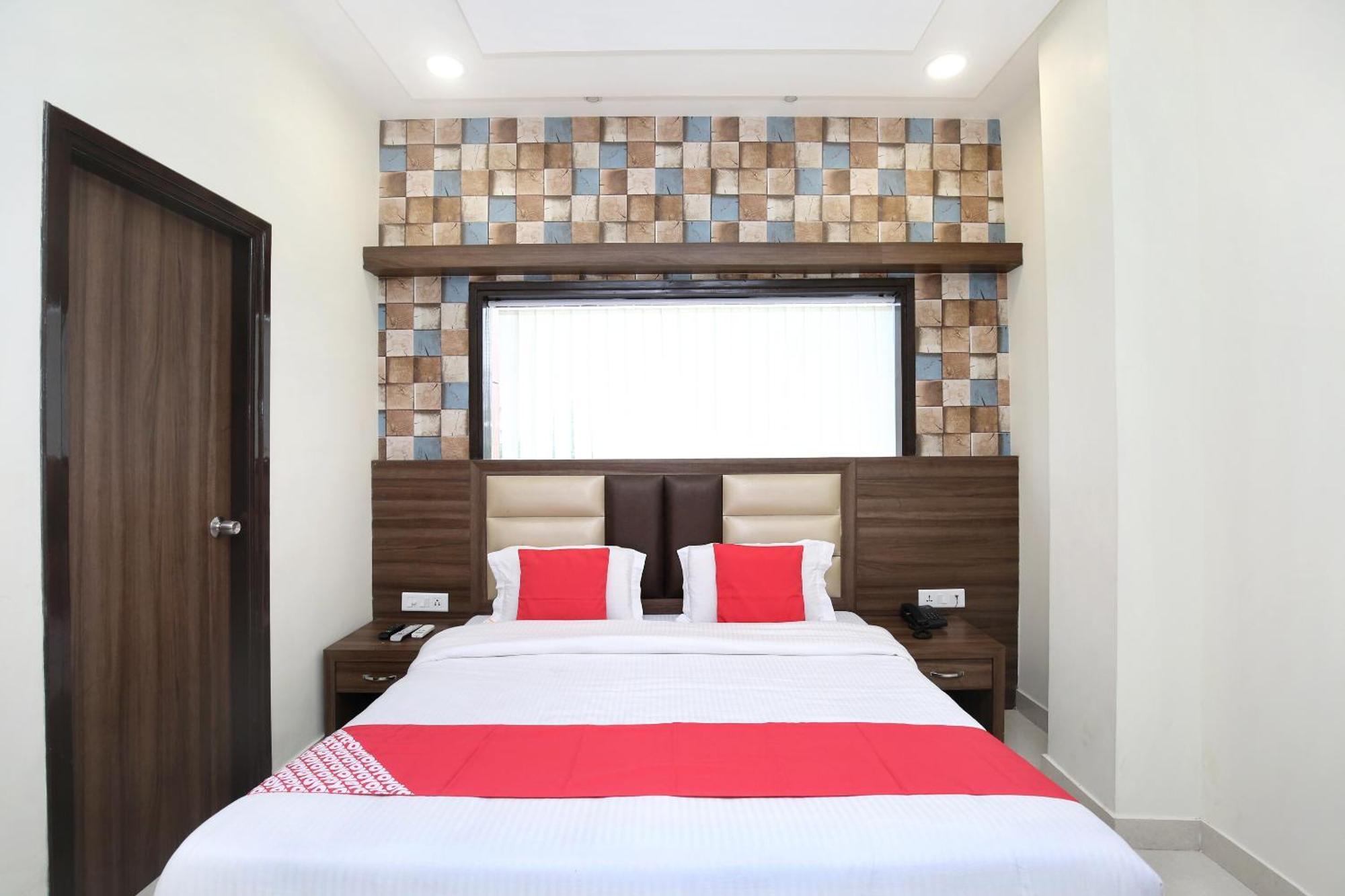 Oyo 17307 Hotel Kings Amritszár Kültér fotó