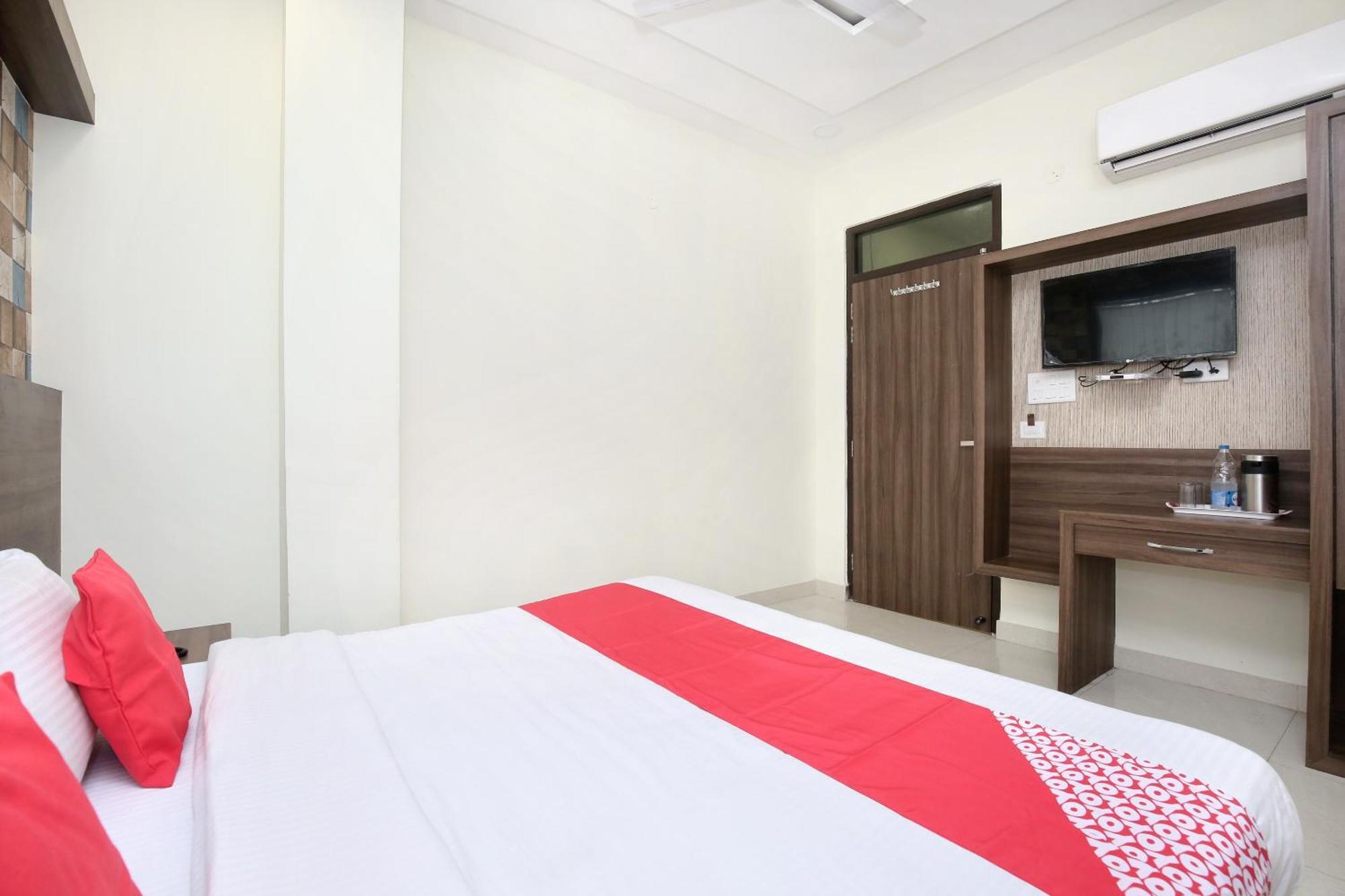 Oyo 17307 Hotel Kings Amritszár Kültér fotó
