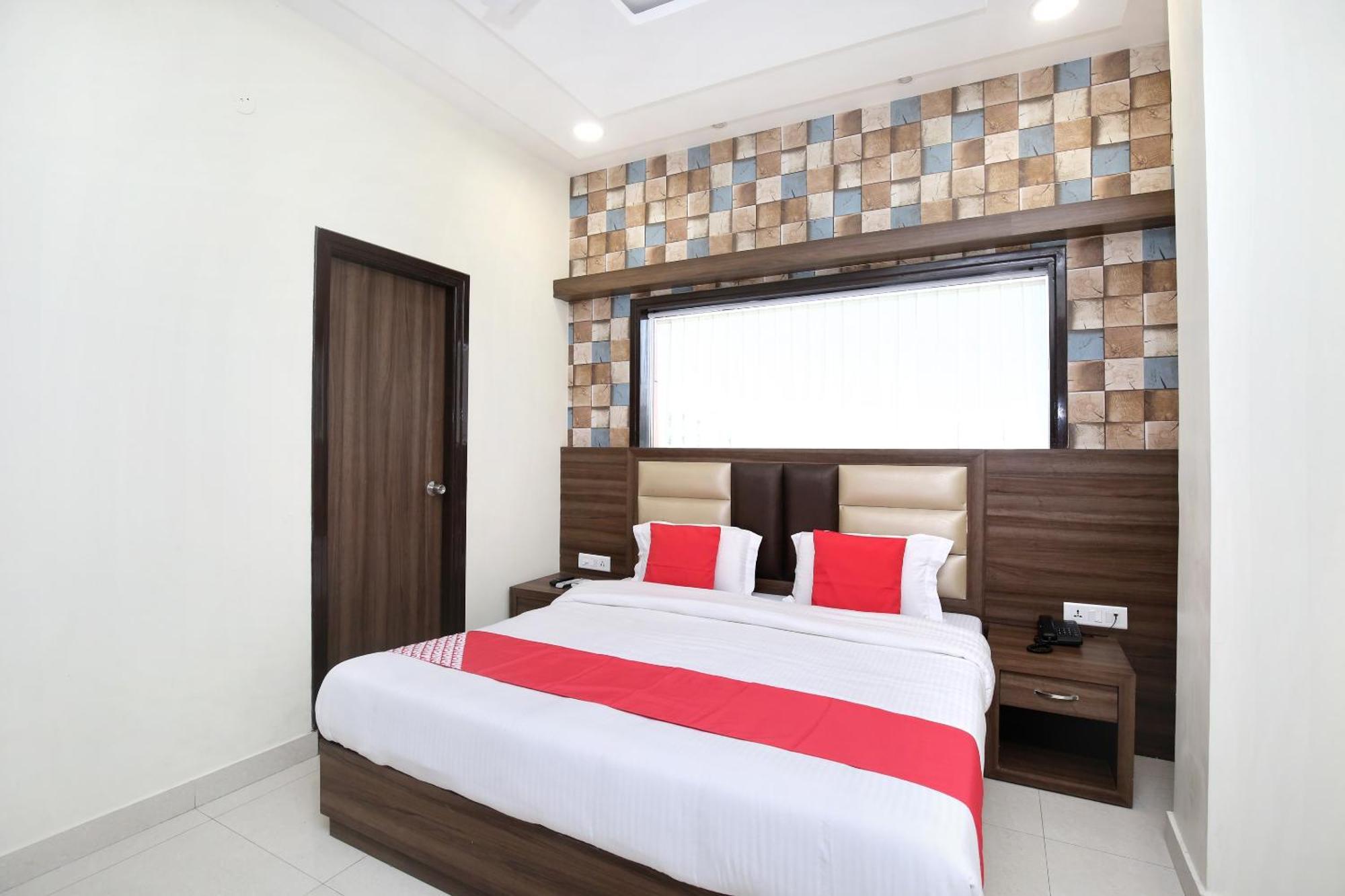 Oyo 17307 Hotel Kings Amritszár Kültér fotó