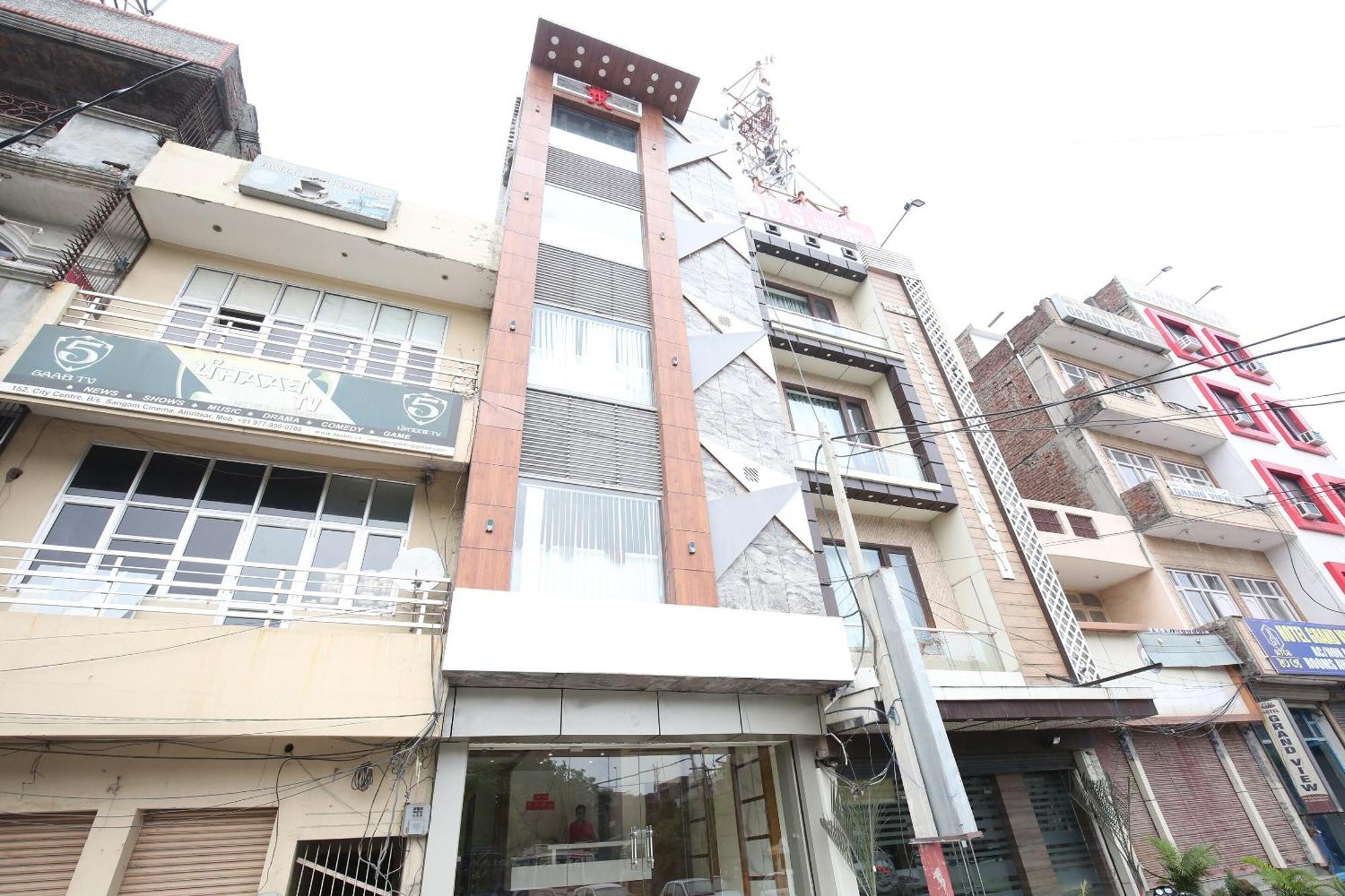 Oyo 17307 Hotel Kings Amritszár Kültér fotó