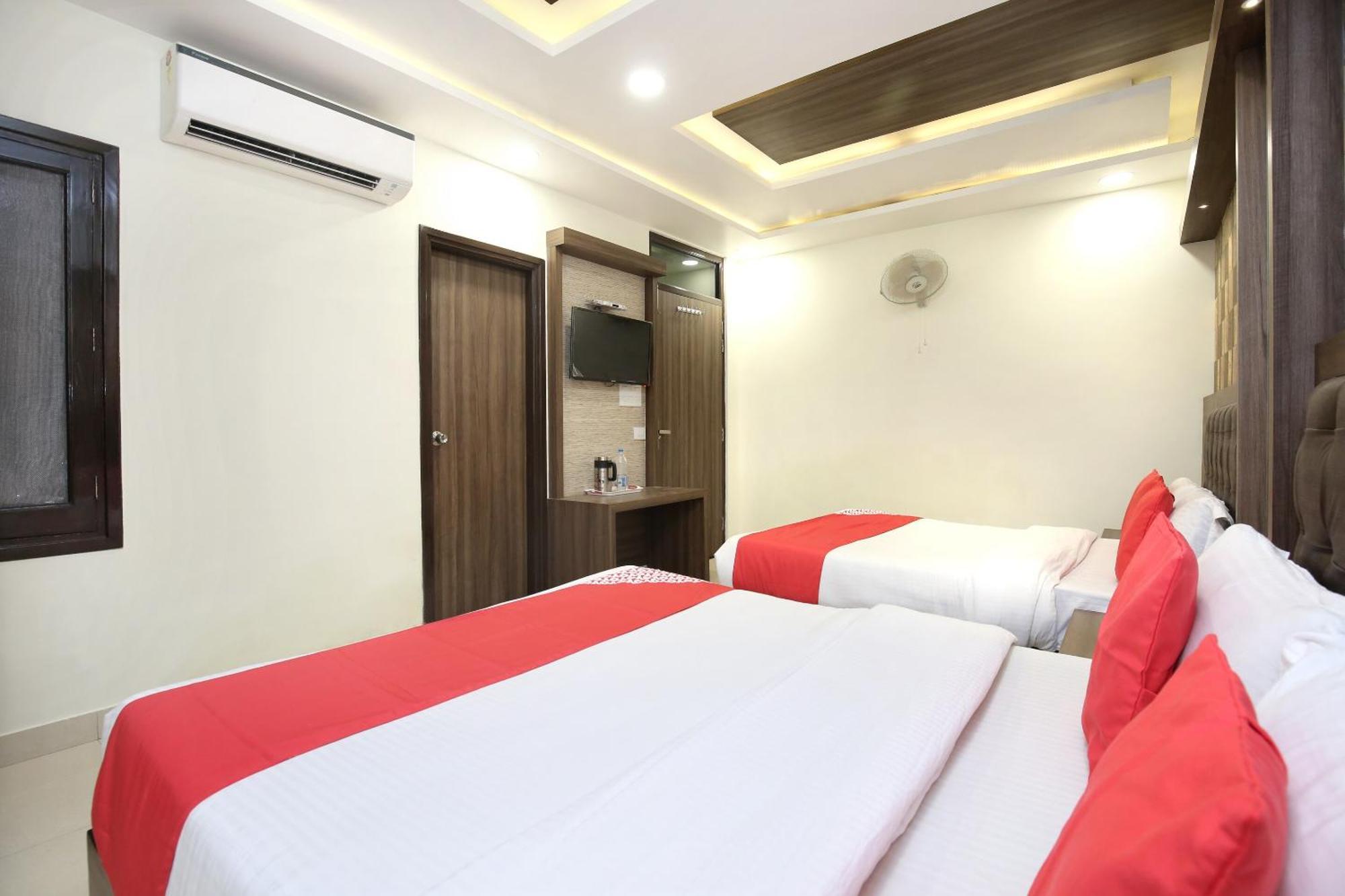 Oyo 17307 Hotel Kings Amritszár Kültér fotó